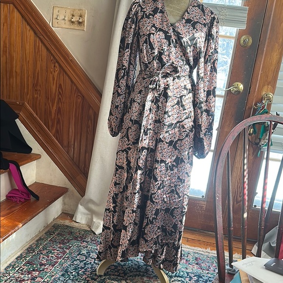 Chic Long Sleeve Floral Maxi Dress